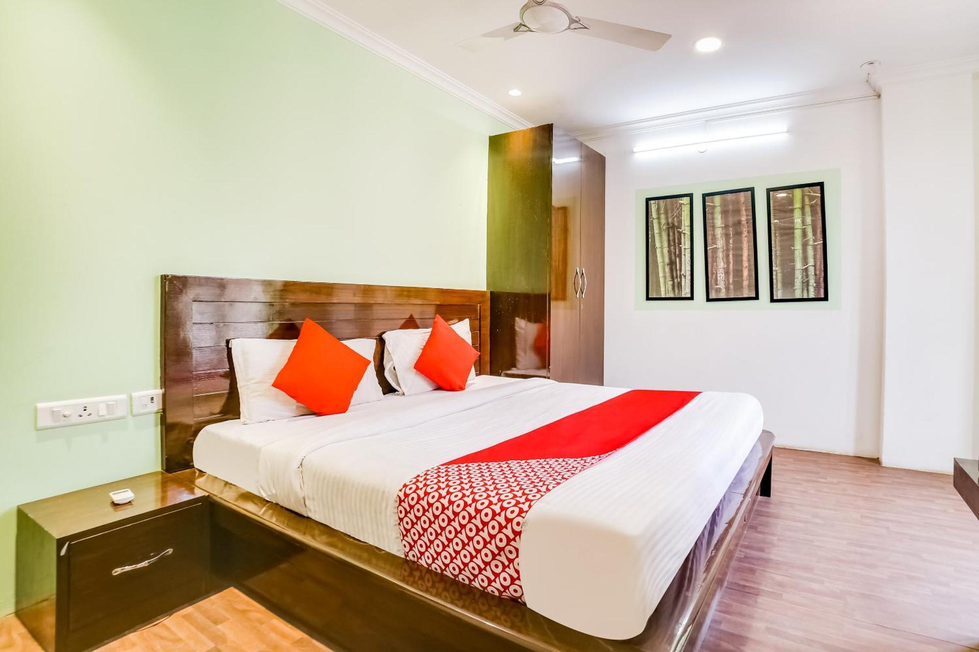 Hotel O Carol Garden Delhi  Exterior photo
