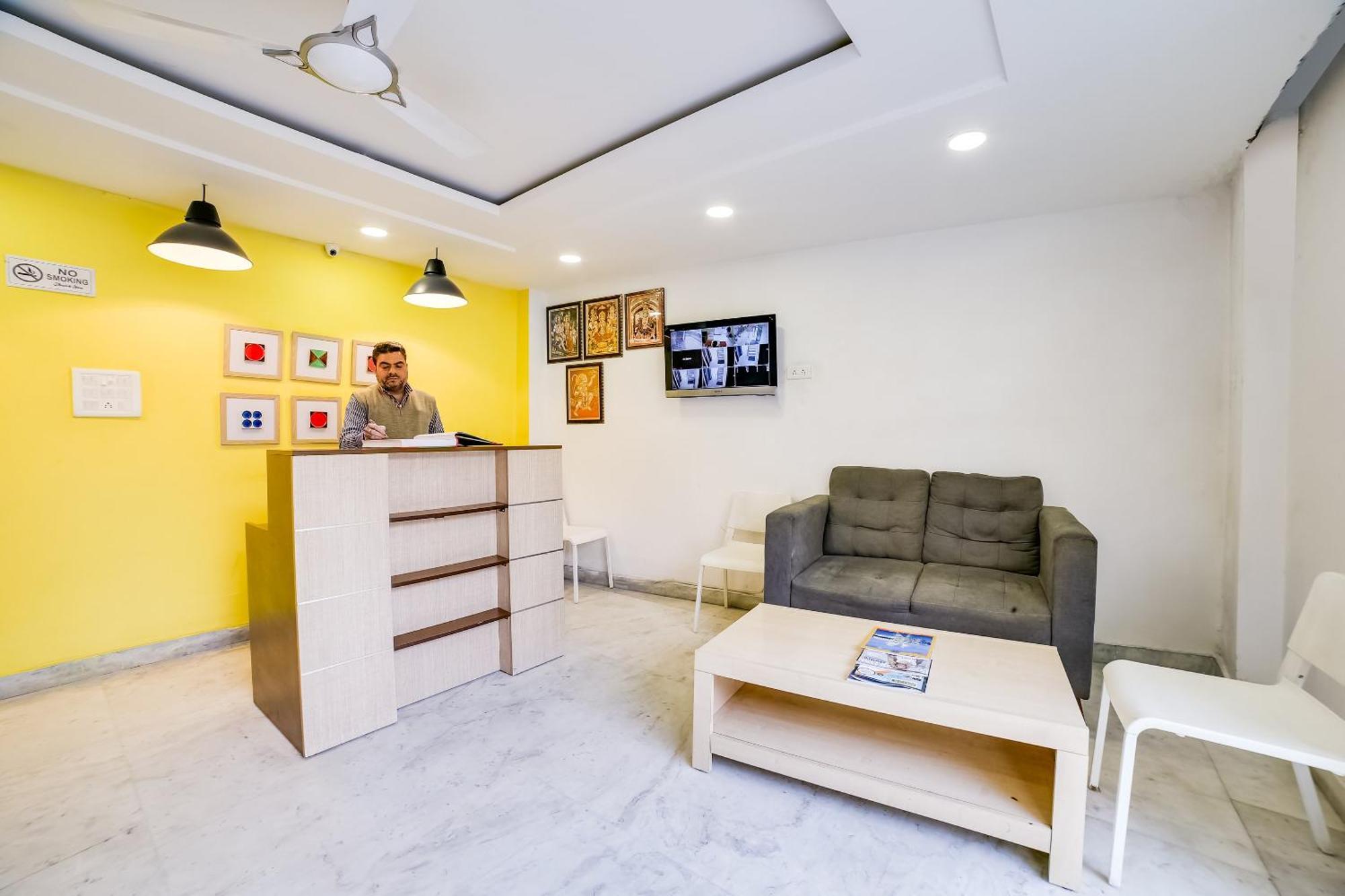 Hotel O Carol Garden Delhi  Exterior photo